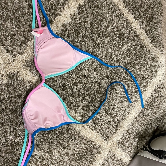 Victoria’s Secret cool ombré halter bikini top - Picture 2 of 3